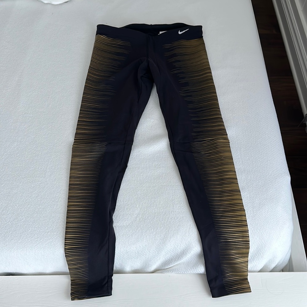 Women’s Medium Nike Iridescent Reflective Gold Leggings